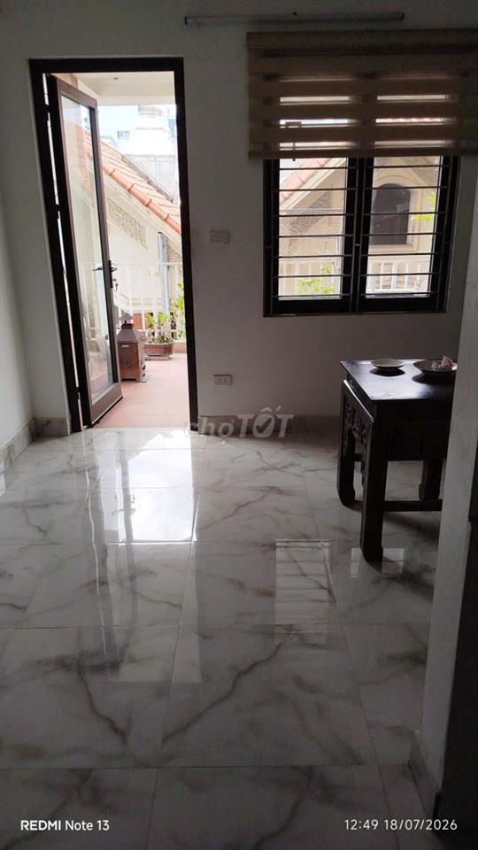 Không qua môi giới 5 tầng 36m²,phố Nhật Chiêu,20m ra Hồ Tây,ô tô vào
