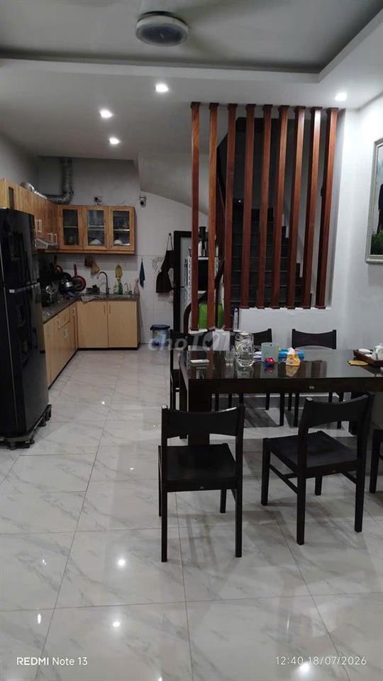 Không qua môi giới 5 tầng 36m²,phố Nhật Chiêu,20m ra Hồ Tây,ô tô vào