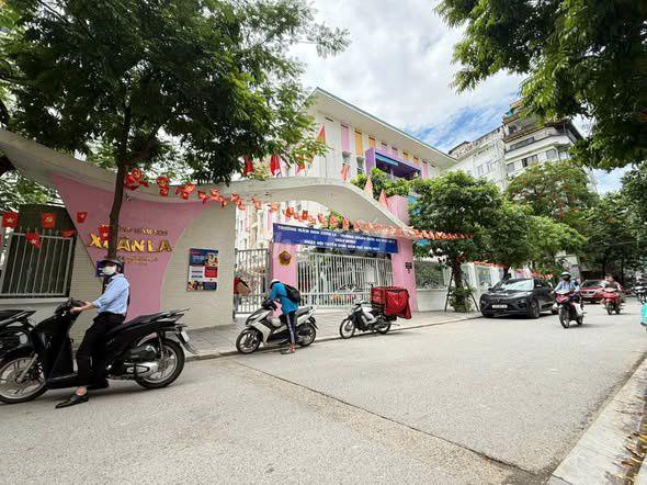 bán nhà Lạc Long Quân 40m2 5 tầng 6 ngủ