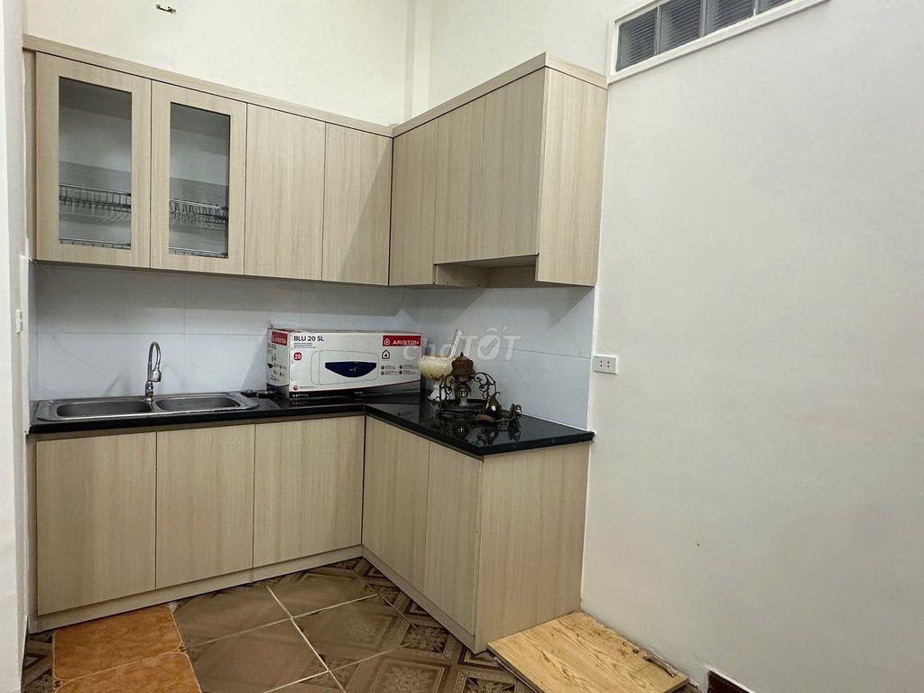 Cho thuê nhà riêng full đồ tại 424 Thụy Khuê, 35m2 x 4 tầng