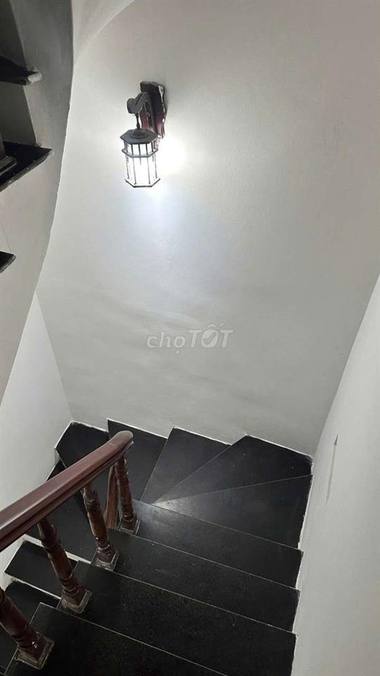 Cho thuê nhà 4 tầng đang sử dụng