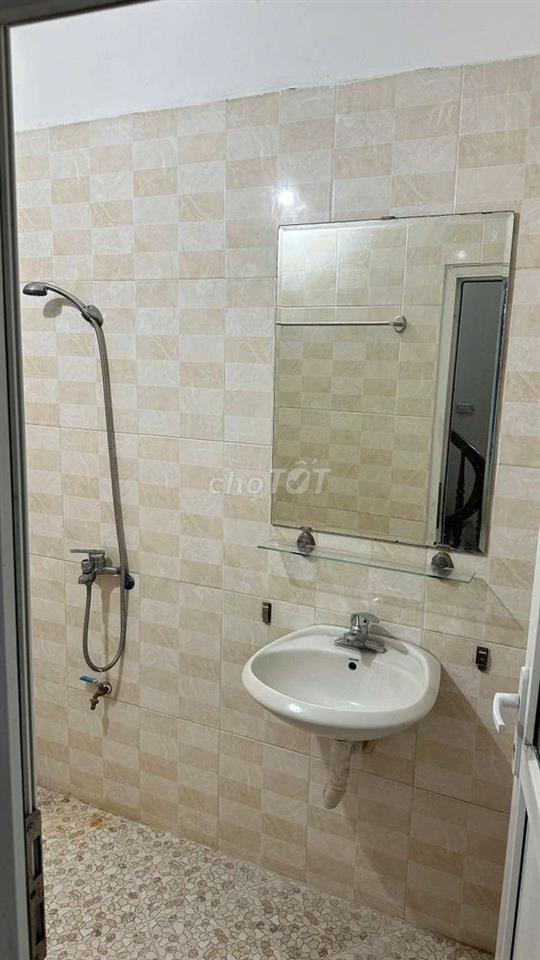Cho thuê nhà 4 tầng đang sử dụng