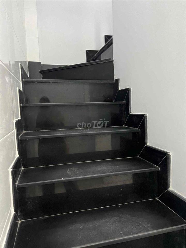 Nhà Trống Nguyên Căn Cho Thuê