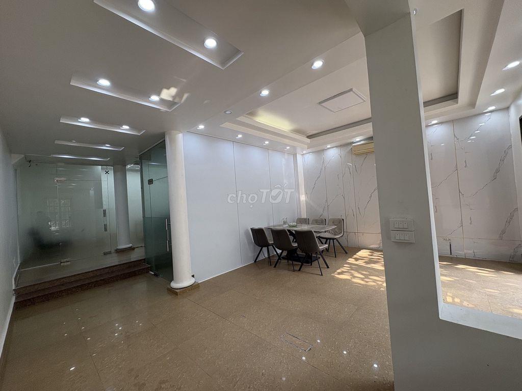 Cho thuê BT Vườn Đào 50 triệu, 165m2, 6PN 4WC view đẹp tại Tây Hồ