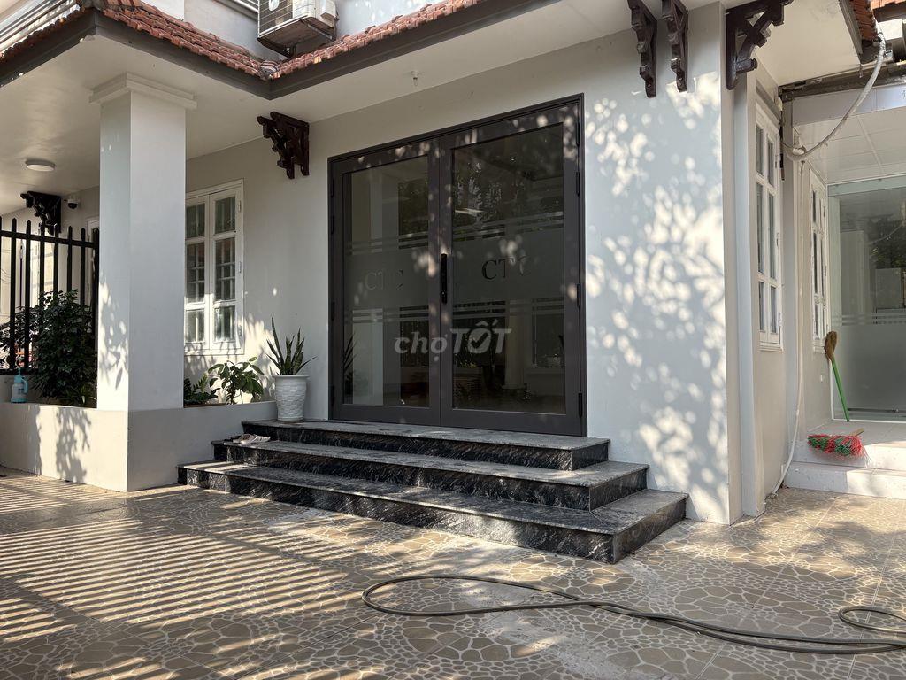 Cho thuê BT Vườn Đào 50 triệu, 165m2, 6PN 4WC view đẹp tại Tây Hồ