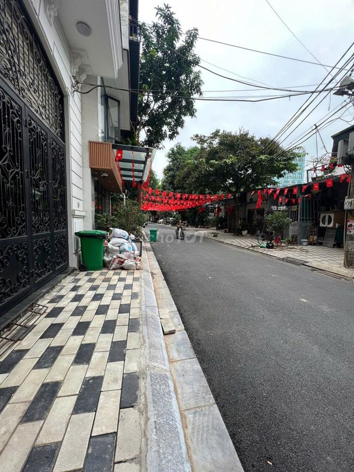 Cho thuê nhà mặt phố giá rẻ kết hợp kinh doanh mặt đường vỉa hè rộng
