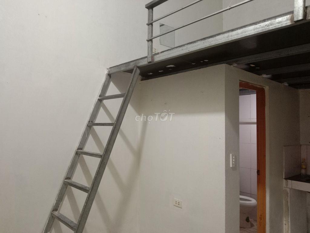 Nhà 25m khép kín có nóng lạnh cho thuê 2 triệu/ tháng