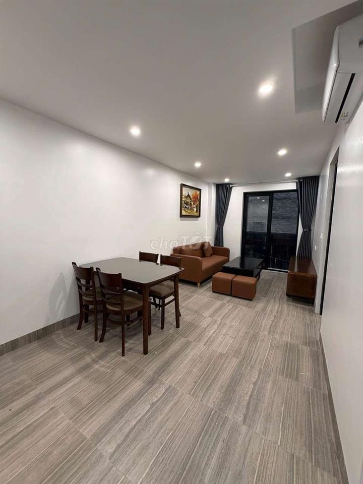 Cho thuê căn hộ 245 Lạc Long Quân
