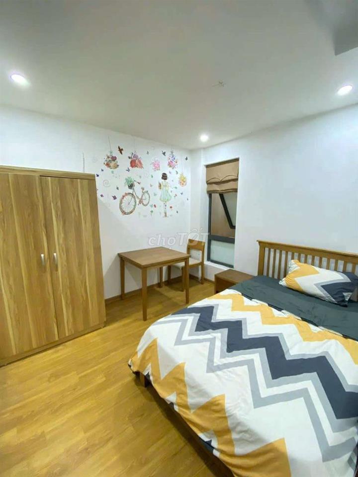 292 Nghi Tàm 2 ngủ 1 khách 2 vệ sinh
