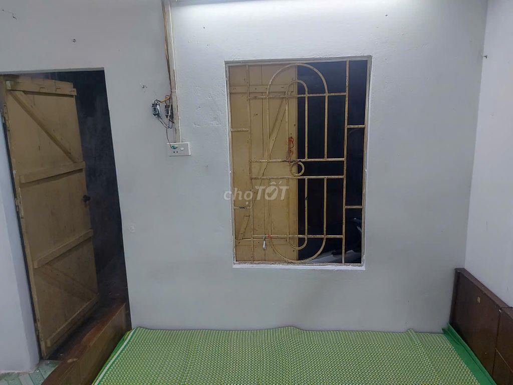 Cho thuê phòng trọ Hà Nội 30m2 (20m2 +10m2 gác xép)