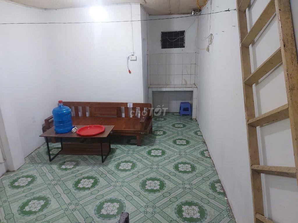 Cho thuê phòng trọ Hà Nội 30m2 (20m2 +10m2 gác xép)