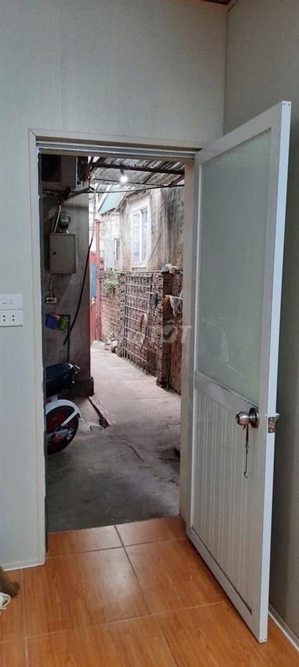 Cho thuê nhà cấp 4 ngõ 96 Tô Ngọc Vân Tây Hồ