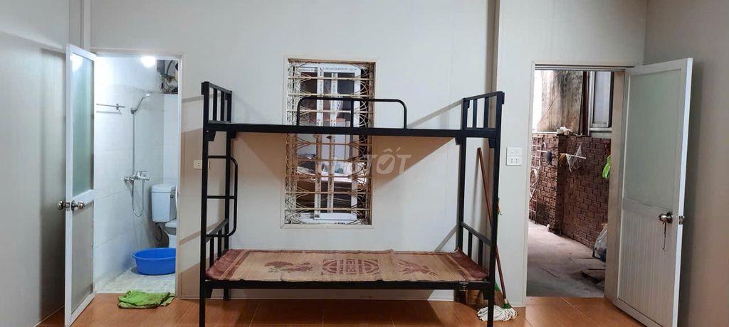 Cho thuê nhà cấp 4 ngõ 96 Tô Ngọc Vân Tây Hồ