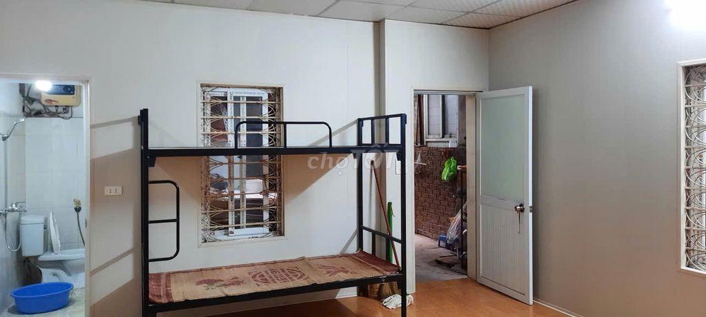 Cho thuê nhà cấp 4 ngõ 96 Tô Ngọc Vân Tây Hồ