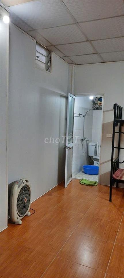 Cho thuê nhà cấp 4 ngõ 96 Tô Ngọc Vân Tây Hồ