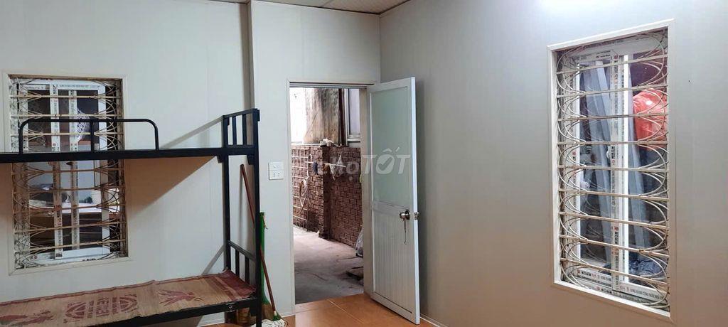 Cho thuê nhà cấp 4 ngõ 96 Tô Ngọc Vân Tây Hồ