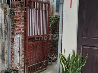Cho thuê nhà cấp 4 ngõ 96 Tô Ngọc Vân Tây Hồ