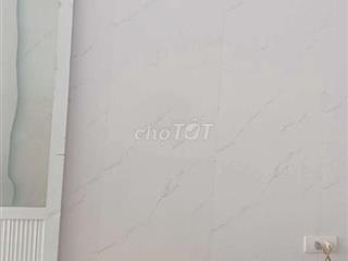 bán nhà 2 tầng 1 lửng giá rẻ 