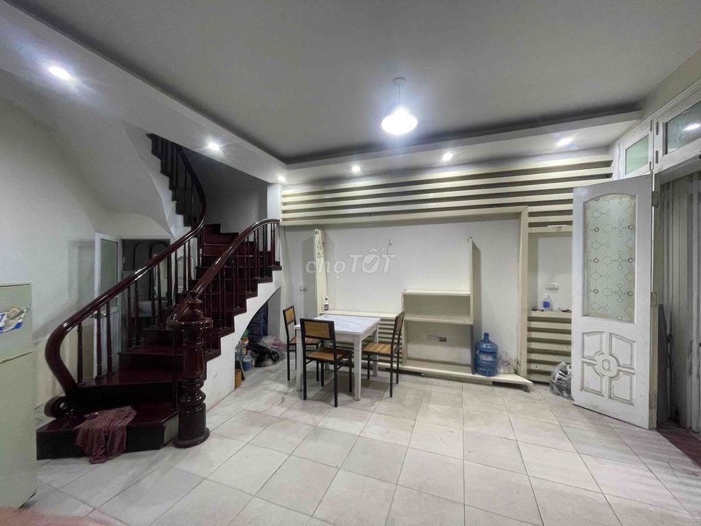cho thuê cả nhà hoặc phòng riêng