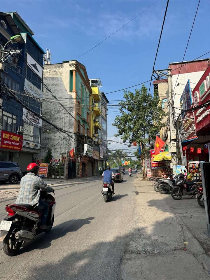 Cho thuê nhà mặt phố 5 tầng có thang máy 