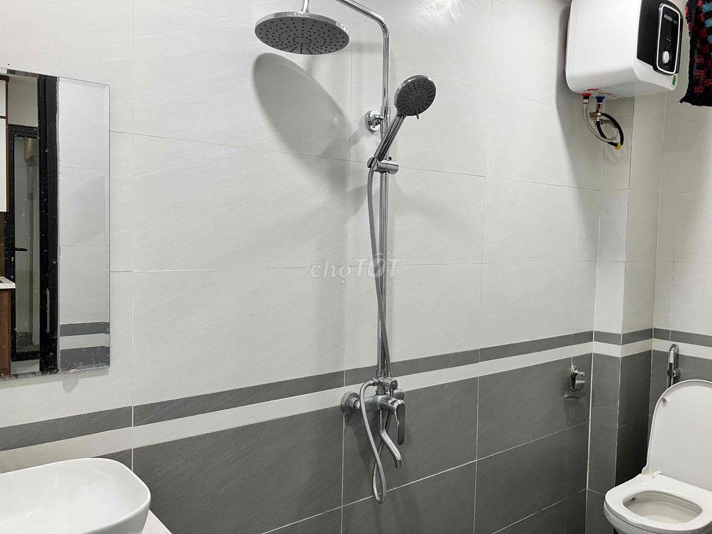 Chính chủ cho thuê căn ccmn 2 ngủ phố Cự Lộc