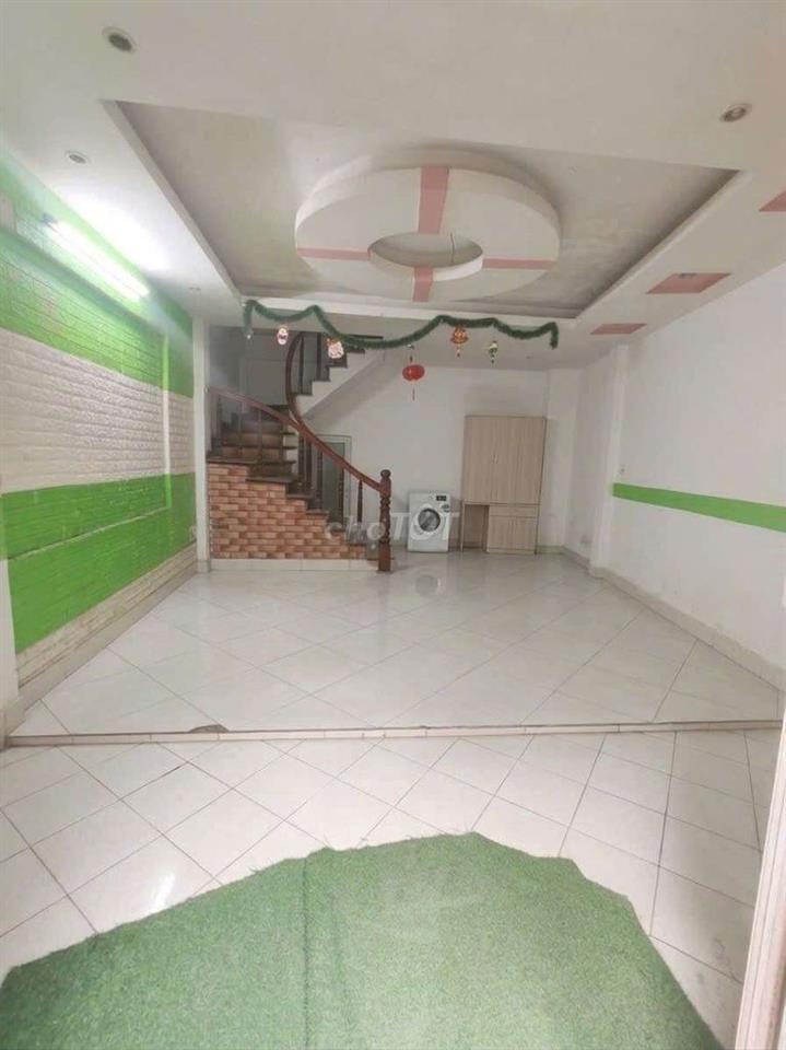 Chính chủ cho thuê chtt 2 ngủ 1 khách 387 Vũ Tông Phan