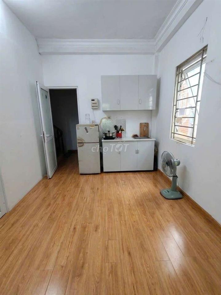Chính chủ cho thuê chtt 2 ngủ 1 khách 387 Vũ Tông Phan