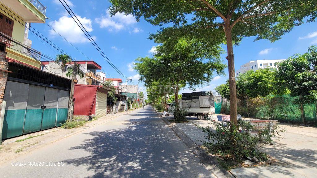 Nhà 2 tầng x70 m2 chỉ hơn 4 tỷ- ngõ oto thông, Bát Tràng, Hà Nội
