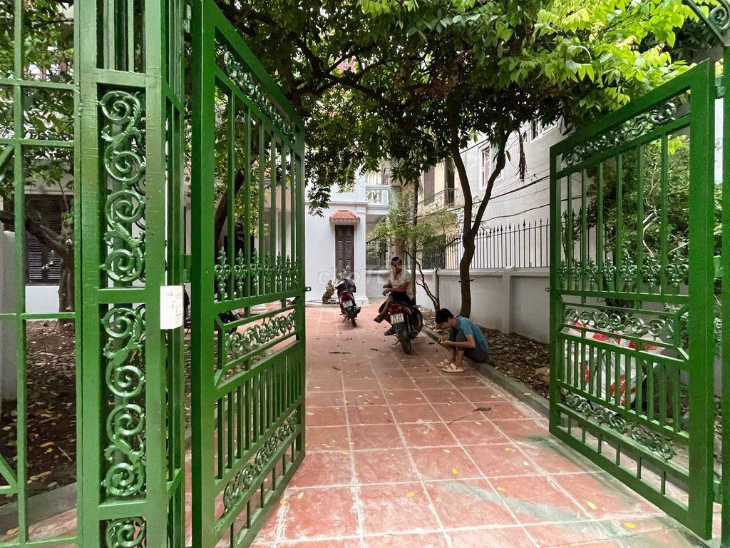 Cho thuê nhà số 42 ngõ 53 Quan Nhân 160m2, 3 tầng