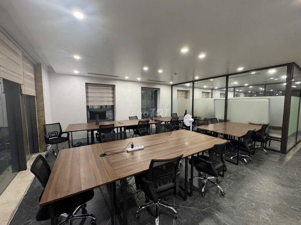 Cho thuê văn phòng full nội thất – 150m² | Gần Royal City
