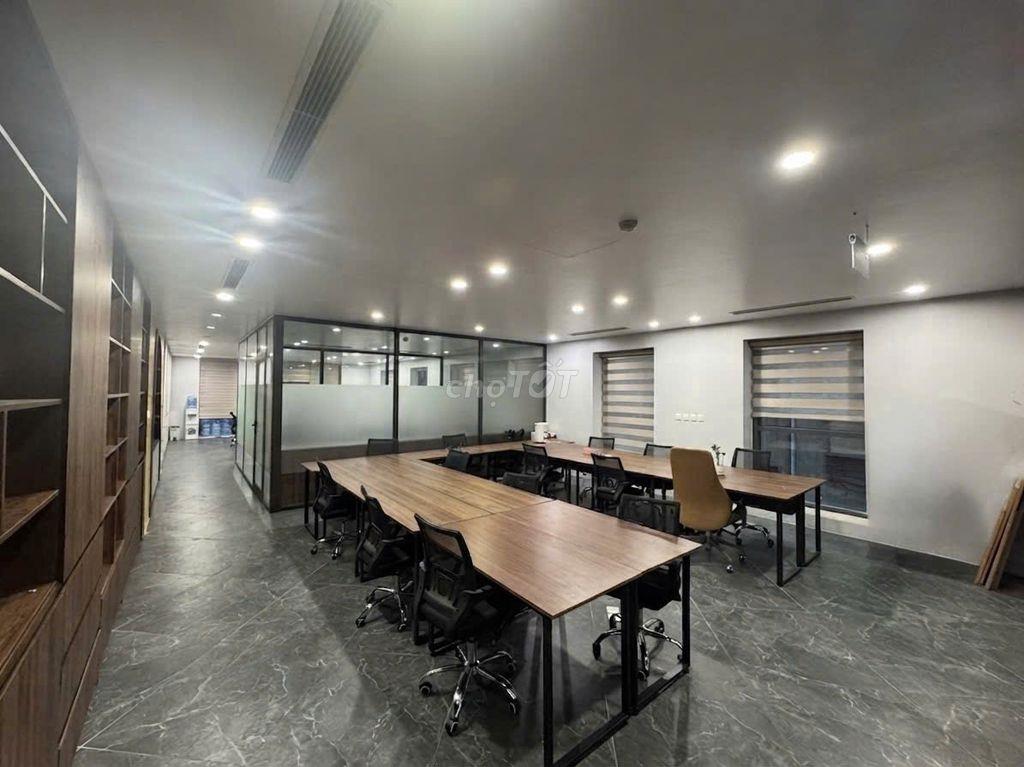 Cho thuê văn phòng full nội thất – 150m² | Gần Royal City