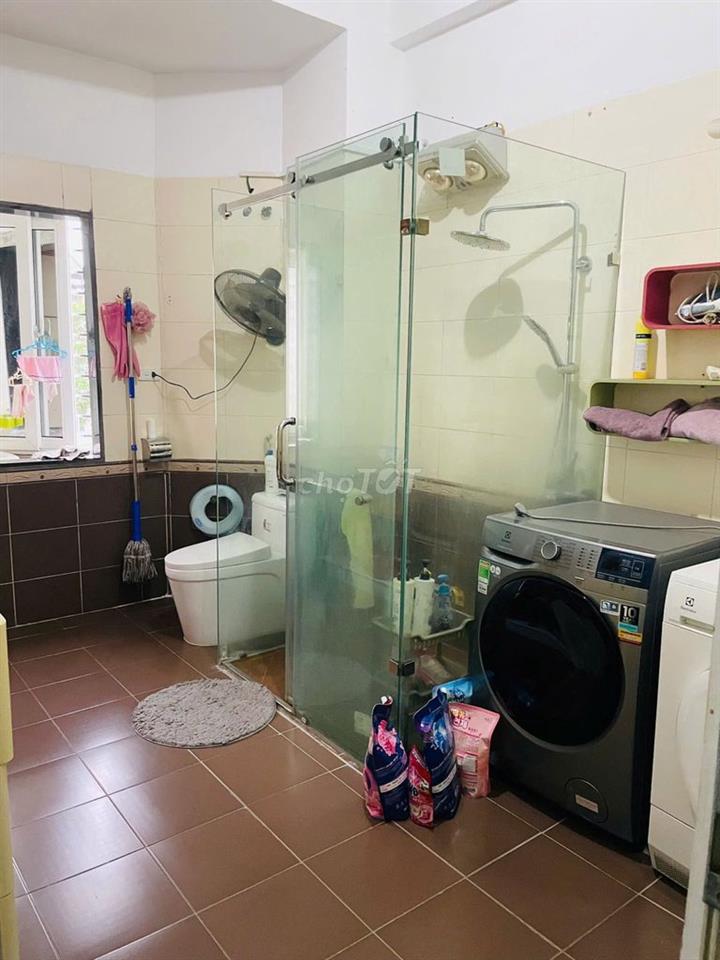 ( Hoa Hồng 1 tháng ) Có sân,oto đỗ cửa vào nhà, làm văn phòng,bán hàng