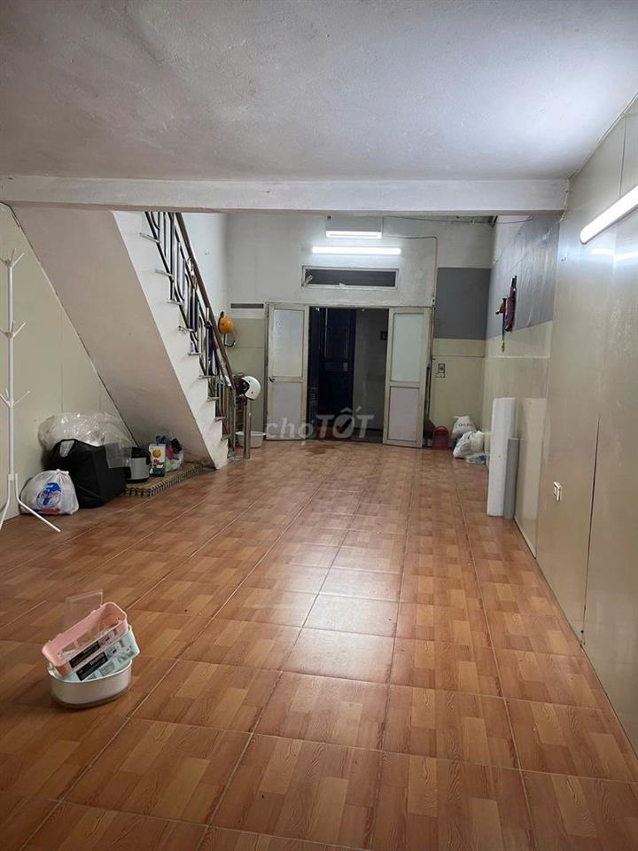 Cho thuê nhà DT 52m2, điện nước giá NN, nhà sạch sẽ có ĐH, bình NL