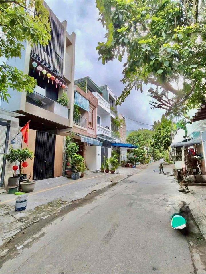 Bán Đất Tặng Nhà Gác Lững Đường 5m5 Lề 3m Sạch Đẹp Ko Công Trụ Sơn Trà