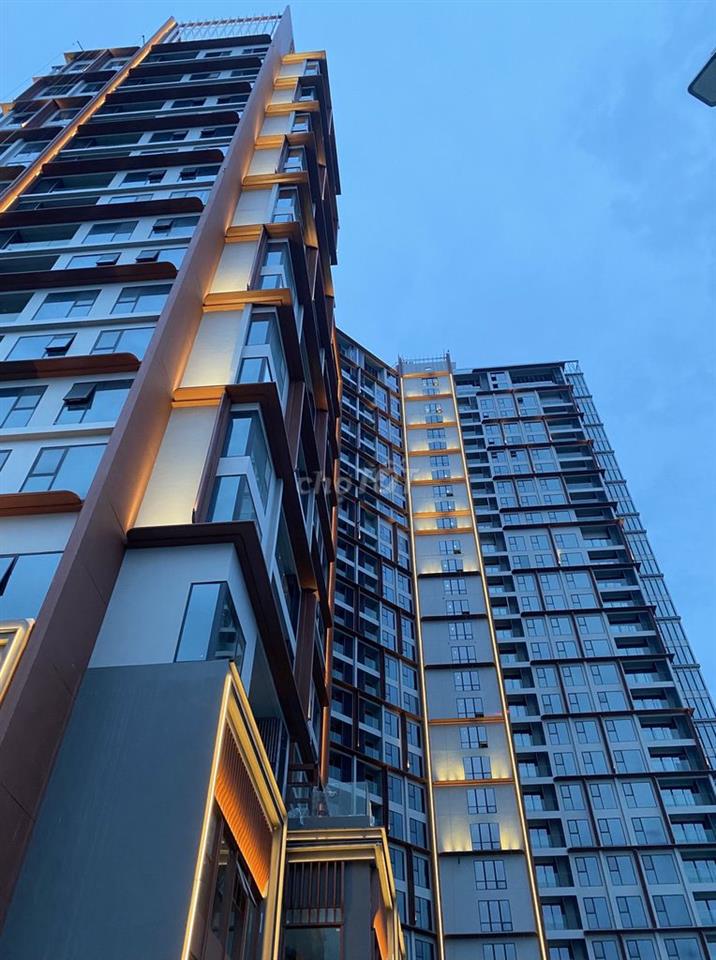 Cắt lỗ gấp 1,5 Tỷ Sun Symphony 3PN góc tầng cao view sông |Trước 12/10