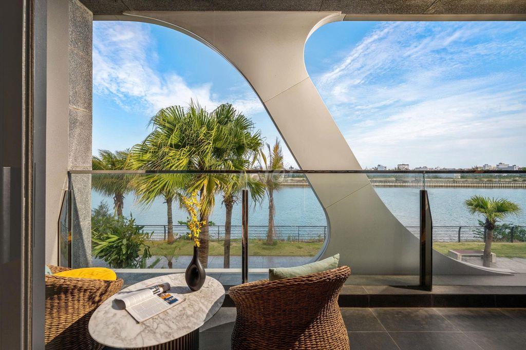 Cần bán căn 2PN 83,3m2 tầng 14 Regal Complex view Villa, sông Cổ Cò