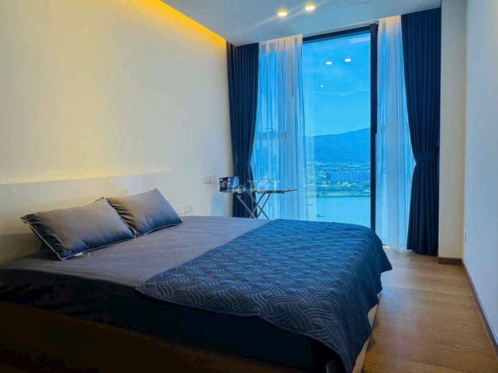 Chủ về Hà Nội cần bán căn hộ 2PN tầng 20 view sông Hàn, Đà Nẵng, sổ đỏ