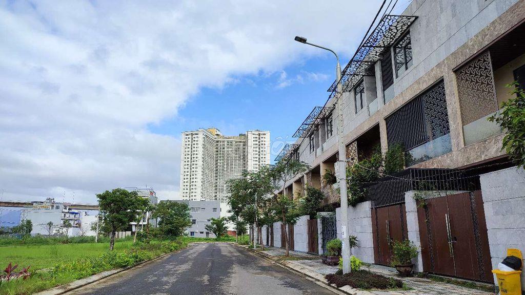 Bán Nhà 2 Mặt Tiền Đg Ngay Sông Hàn, TT Đà Nẵng Rẻ