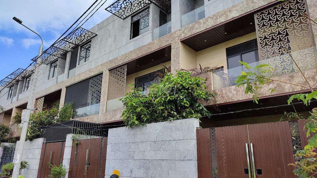 Bán Nhà 2 Mặt Tiền Đg Ngay Sông Hàn, TT Đà Nẵng Rẻ