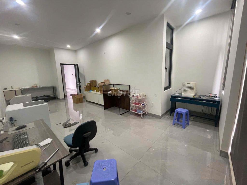 NHÀ NGUYÊN CĂN HÒA XUÂN 3 TẦNG, 3PN, 3NVS, 2 PHÒNG TRỐNG, 1 VƯỜN TẦNG