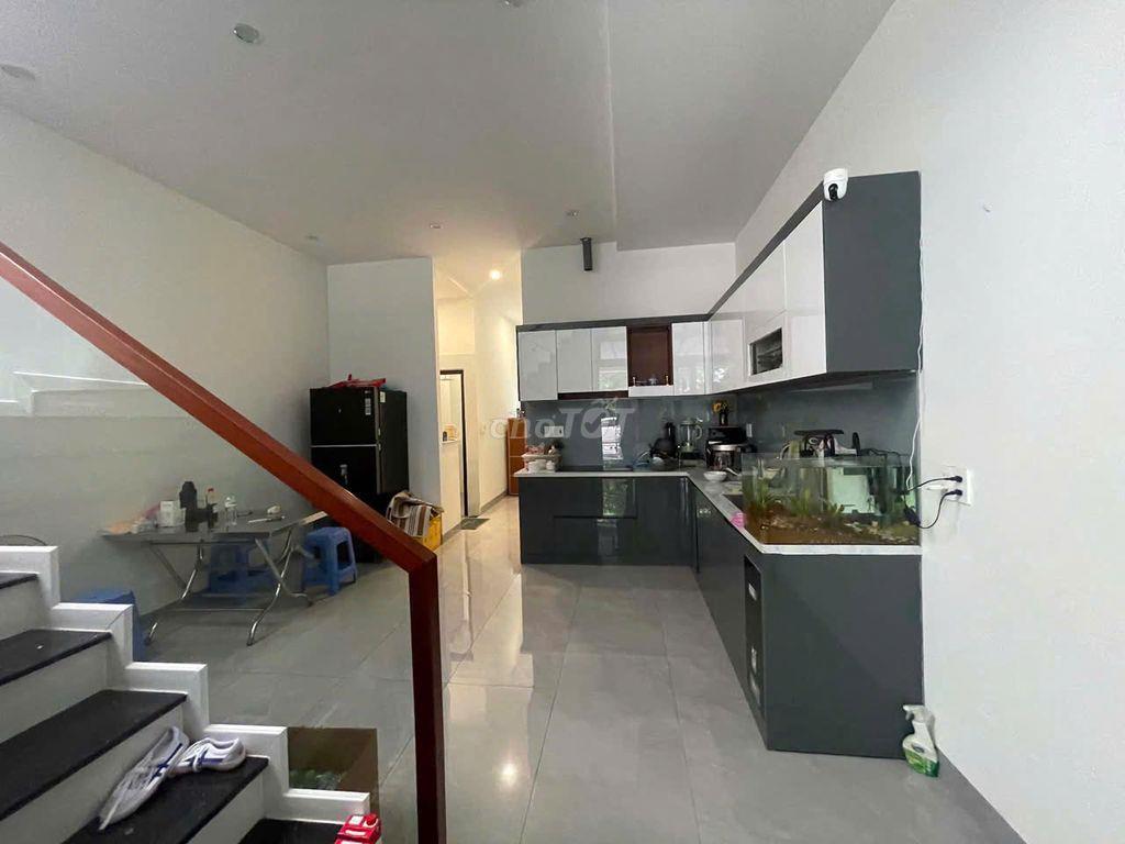 NHÀ NGUYÊN CĂN HÒA XUÂN 3 TẦNG, 3PN, 3NVS, 2 PHÒNG TRỐNG, 1 VƯỜN TẦNG