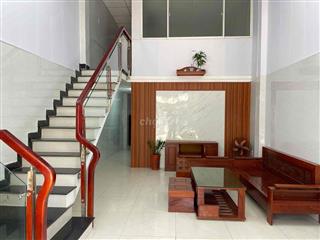 Nhà nguyên căn 2 tầng, hẻm ô tô Tôn Đản cho thuê 8tr/tháng lâu dài