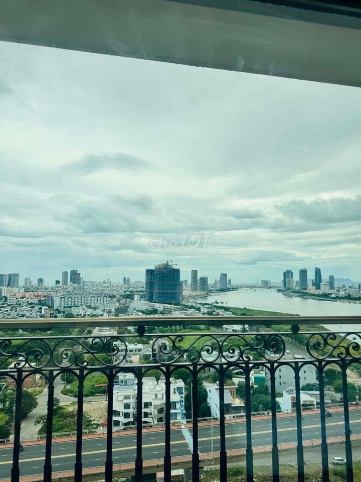 Căn góc view pháo hoa