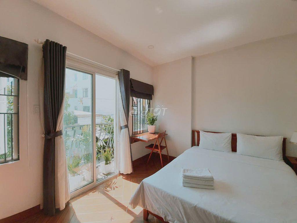 Cho thuê căn hộ 35m2, có ban công, ngay cầu rồng, gần biển Mỹ Khê