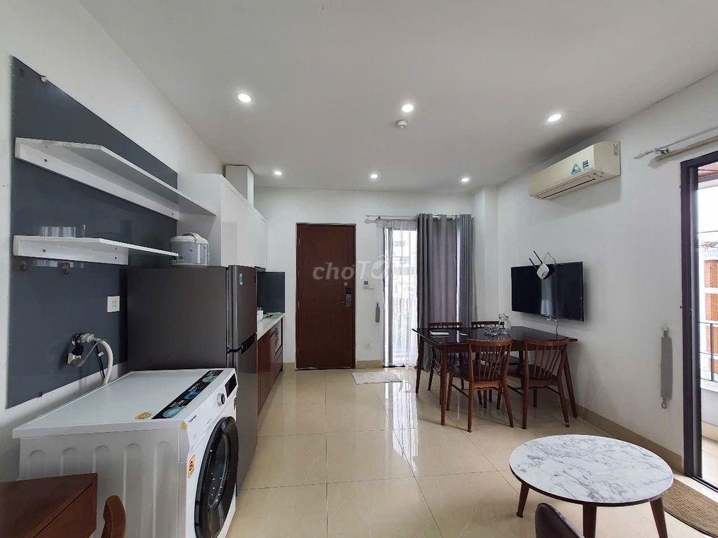 Cho thuê căn hộ 1 phòng ngủ, 50m2, ban công rộng, tầng 4, hướng biển