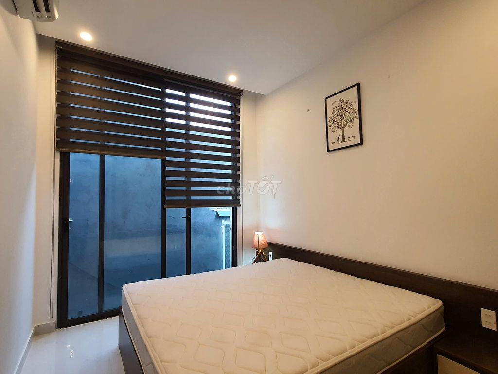 Cho thuê căn hộ 2 phòng ngủ, 2 phòng tắm, có ban công, gần ngày Kmart