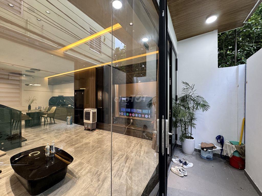 Cho thuê nhà 3 phòng ngủ, 4 phòng tắm, nội thất full mới 100%