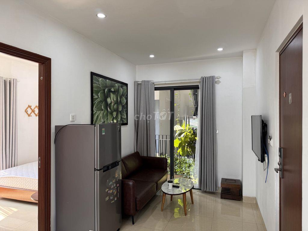 Cho thuê căn hộ 1 phòng ngủ, 50m2, ban công rộng, tầng 2, gần biển