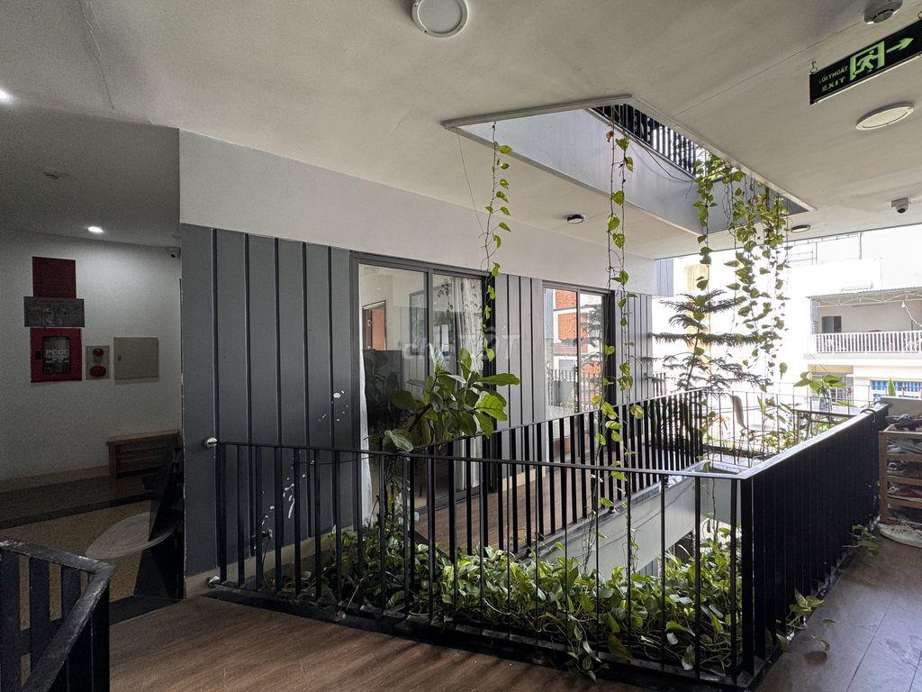 Cho thuê căn hộ 1 phòng ngủ, 50m2, ban công rộng, tầng 2, gần biển