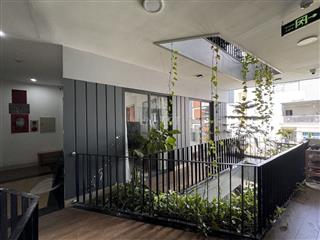 Cho thuê căn hộ 1 phòng ngủ, 50m2, ban công rộng, tầng 2, gần biển